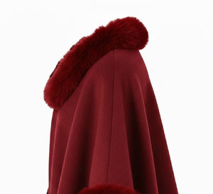 Capes en fourrure de luxe pour femmes pour l'hiver – Manteaux élégants en fausse fourrure, châles chauds et stylés, vestes de soirée de créateur, manteaux doux en peluche - Product Image 5