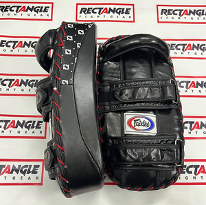 Mejor Vendido: Almohadillas de Entrenamiento de Boxeo Fairtex de Cuero Genuino, Almohadilla Curva para Golpes de Kick Boxing, Escudo de Golpeo para MMA y Muay Thai - Product Image 4