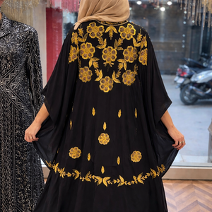 Abaya Negra con Adornos de Piedras |   Caftán de Lujo con Bordado Floral Dorado |   Vestido de Fiesta Premium de Tela Firdous, Recto, Hasta el Tobillo, Modesto - Product Image 3