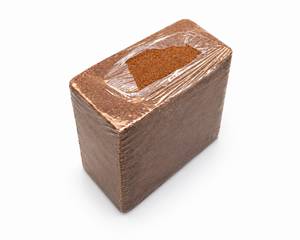 Bloque de Fibra de Coco para Cultivo de Plantas, Ecológico, Biodegradable, Rico en Nutrientes, Alta Retención de Agua, Listo para Usar - Product Image 1