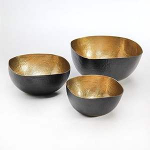 Cuenco Decorativo de Metal Negro Martillado Estilo Art Deco de 8 Pulgadas con Interior en Tono Cobre, Decoración para el Hogar, Plato para Dulces, Porta Llaves - Product Image 3