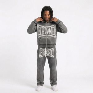 Ensemble survêtement homme gris délavé avec logo imprimé, sweat à capuche et pantalon de jogging zippé, style streetwear, coupe droite longueur pleine - Product Image 5