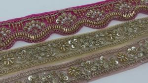 Bordure en dentelle brodée avec pierres, perles et embellissements pour sari, lehenga, robe et décoration artisanale - Product Image 5