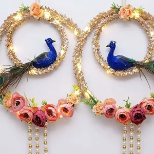 Décoration de porte artisanale en forme de paon avec des anneaux floraux, des roses roses, des perles et des clochettes suspendues pour une décoration festive traditionnelle de la maison - Product Image 3