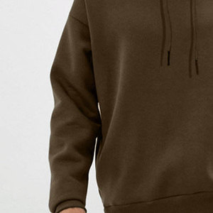 Conjunto Deportivo Marrón Premium - Sudadera con Capucha de Felpa y Pantalones Deportivos - Fabricante de Ropa Personalizada Directo de Fábrica en Sialkot - Product Image 6