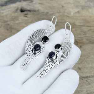 ต่างหูห้อยประดับพลอยสปิเนลสีดำและบลูซันสโตน เงินแท้ 925 ชุบทอง เหมาะสำหรับงานปาร์ตี้ ของขวัญวันครบรอบสำหรับผู้หญิง - Product Image 2