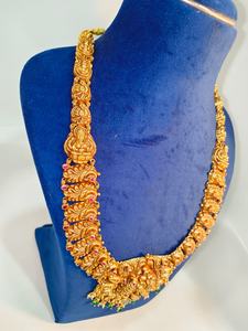 Collier de mariée antique en or massif 22 carats, bijoux de temple, motif paon, rubis, émeraude, style indien, disponible en OR/ARGENT/BRASS - Product Image 2