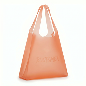 กระเป๋าโท้ทใส่ของช้อปปิ้งและของชำ ยี่ห้อ Rootsmen TPU  โลโก้ลายนูน  ทันสมัย  ปรับแต่งโลโก้ได้  พร้อมหูหิ้วสะพายไหล่  แบบเปิดด้านบน สำหรับร้านค้า - Product Image 3