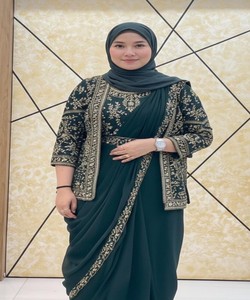Veste de sari en soie crêpe lourde brodée verte pour femme, tenue traditionnelle de mariage, longueur ras du sol, coupe régulière, séchage rapide - Product Image 2