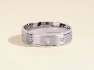 Anillo de boda para hombre con diamantes cultivados en laboratorio en oro amarillo - Product Image 5