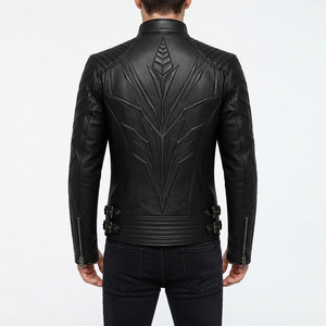Blouson de motard en cuir véritable noir pour homme avec logo personnalisé, motif tribal, applique à pointes bronze, style gothique rock, effet vieilli - Product Image 4