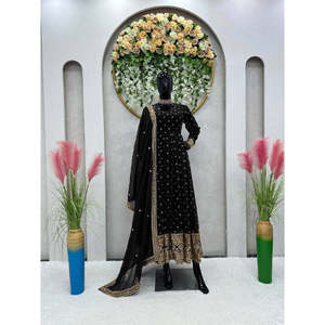 Vestido de noche XL Party Wear con hilo y secuencia de trabajo que incluye vestido y Dupatta - Product Image 1