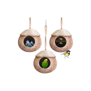 Nichoir pour oiseaux VietChoice Coconut Eco-Friendly, fermeture coulissante horizontale, pour petits oiseaux, utilisation extérieure, toutes saisons, durable - Product Image 1