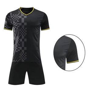 Uniforme de Fútbol para Hombre con Precio Ajustable, Diseños Totalmente Personalizados, Última Tendencia, Uniforme de Fútbol para Hombre con el Mejor Material - Product Image 4