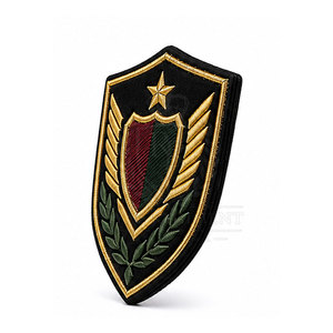 Badges de poitrine avec designs personnalisés, tissu de qualité, détails impeccables et fixation sécurisée pour vestes, vêtements et sacs - Product Image 3
