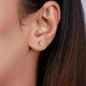 Pendientes de Diamante Cultivado en Laboratorio de 0.15ct, Corte Redondo, Oro Amarillo de 14K, Certificado IGI, Regalo de Boda Minimalista para Mujer - Product Image 6