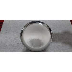 Bandeja de Servir Circular Moderna de Acero Inoxidable - Plato Metálico Multiusos para Almacenamiento en la Cocina con Bordes Elevados para el Hogar y Restaurantes - Product Image 6