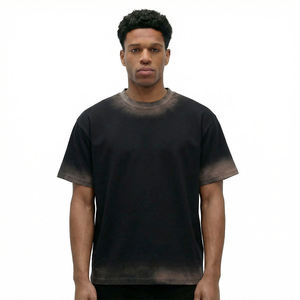 Camiseta StrickKid para Hombre, Corte Regular, Estilo Urbano, Estampado de Personajes, Logotipo Rojo en la Parte Delantera, Manga Corta, Cuello Redondo Clásico, 210 GSM, Personalizable en la Parte Delantera - Product Image 2