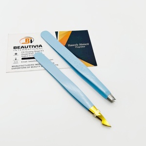 Pinzas para Cejas Ligeras de Acero Inoxidable para un Afeitado de Precisión, Nuevo Diseño, Color Personalizado, Estampado de Corazón, Pinzas Inclinadas para Cejas - Product Image 1