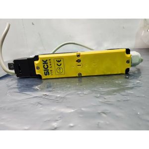 Interrupteur de sécurité Sick i10-M0233 avec clé et support de clé - Équipements et pièces semi-conductrices de renommée mondiale - Product Image 4