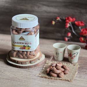 Nueces de Anacardo Tostadas y Saladas sin Cáscara de Primera Calidad, Grado W180, de Vietnam, en Frasco Cuadrado de 454 g - Venta al por Mayor Directa de Fábrica - Product Image 2