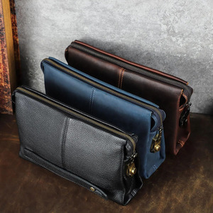 Bolsos de mano de cuero de lujo que ofrecen un almacenamiento seguro para documentos importantes, tabletas y pertenencias personales a un precio razonable. - Product Image 6