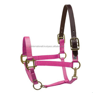 Cabestro para caballo de nailon ligero hecho a medida, el más vendido a precio mayorista, con correa de cuero para la nariz y herrajes de acero inoxidable - Product Image 1