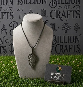 Collar Amuleto Hecho a Mano de Mitología Nórdica, Colgante Vikingo Forjado a Mano, Joyería Gótica Medieval - Product Image 3
