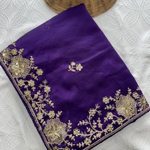 Sari en soie Rangoli de créateur avec broderie élégante et chemisier en soie Mono Banglory richement brodé - Product Image 6