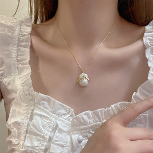 Collier de style rétro coréen avec pendentif en perle d'eau douce, simple, polyvalent, élégant, pour clavicule, collier de niche pour clavicule - Product Image 3