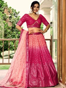 Robe de bal en satin rose à imprimé géométrique avec col halter, style Leheriya, avec dupatta et haut court détachable, longueur maxi, naturelle et élégante pour soirée - Product Image 2