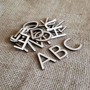 Lettres en bois modernes personnalisées pour la décoration murale de la maison et la décoration de table, lettres en bois artisanales - Product Image 1