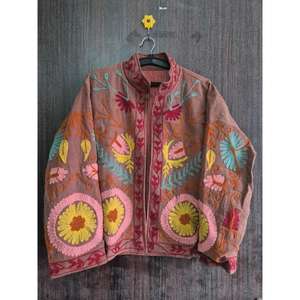 Veste réversible en velours Suzani matelassée respirante, tissée à la main, style bohème chic, motif floral vintage, col montant, pour femme - Product Image 4