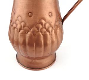 Carafe à eau en cuivre finition vintage de qualité supérieure, idéale pour un usage quotidien, les restaurants et les services de traiteur, fabriquée à la main en Inde - Product Image 2