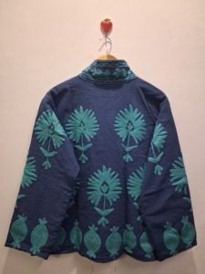 Veste en velours à motifs floraux pour femmes, vêtement d'extérieur brodé à la main, manteau en velours brodé de qualité supérieure pour femmes - Product Image 3