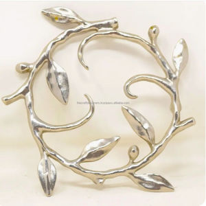 Dessous de plat élégant en métal sculpté pour les réglages de table avec un design artistique et une protection thermique élevée pour la cuisine quotidienne - Product Image 6