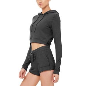 Nouvel ensemble de survêtement sportif d'hiver élégant et personnalisé avec logo, comprenant un haut court à capuche et un pantalon de jogging, 2 pièces pour femme - Product Image 2