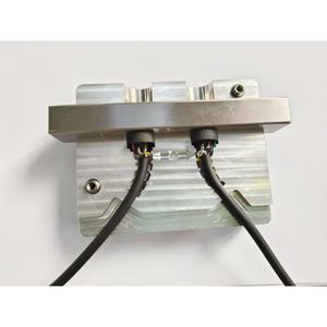 Machine LPM pour les travaux de surmoulage électronique en vrac personnalisés - Product Image 6