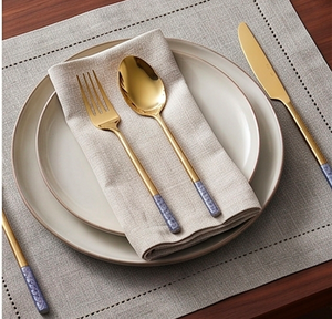 Service de couverts plaqués or avec manches à motifs bleus, élégants ustensiles pour la mise en table de mariage, 16 pièces en métal - Product Image 5