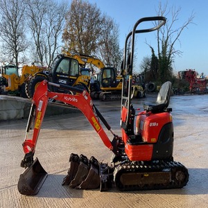 Miniexcavadora Kubota U10-3 robusta con diseño compacto de giro y orugas variables para instalación de servicios públicos a precio competitivo - Product Image 2