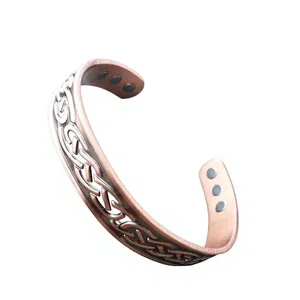 Pulsera de Cobre Terapéutica de Lujo con Diseño Celestial Sunburst, Hecha a Mano y Grabada, Joyería de Moda Premium - Product Image 3