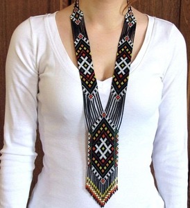 Collier tendance de haute qualité avec perles de rocaille par HF Crafts - Product Image 2
