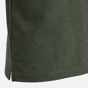 เสื้อโปโลผู้ชาย OEM ปักโลโก้ตามสั่ง ซิปครึ่งตัว สวมใส่สบาย เหมาะกับกิจกรรมกลางแจ้ง ผ้าฝ้าย ระบายอากาศได้ดี เสื้อผ้าออกกำลังกายสำหรับฤดูร้อน ทรงพอดีตัว - Product Image 5