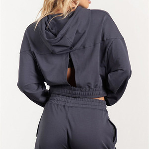 Ensemble sweat à capuche et pantalon de jogging pour femme, personnalisé avec broderie de patchs, coupe courte, oversize, effet usé, délavé à l'acide, zippé - Product Image 4