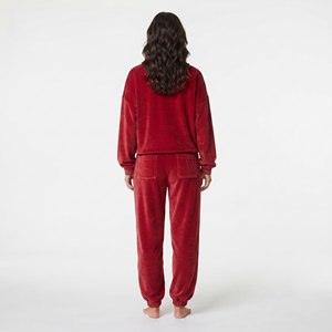 Conjunto Deportivo de Terciopelo Rojo para Mujer, de Alta Calidad y Personalizado, Manga Larga, Cuello Redondo, Corte Holgado, con Logotipo de Pedrería, Ropa Casual de Invierno - Product Image 3