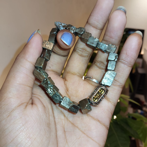 สร้อยข้อมือประดับลูกปัดโกเมนดิบสไตล์โบฮีเมียนพร้อมจี้วาจรา-ของขวัญ - Product Image 3