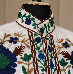 Veste en velours de coton Suzani crème d'inspiration vintage pour femme, broderie florale multicolore, manteau de caractère, fournisseur en gros - Product Image 5