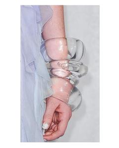 กำไลข้อมืออะคริลิคเรซิ่นแฟชั่นสำหรับผู้หญิง ดีไซน์เรียบง่าย รูปทรงสี่เหลี่ยม คุณภาพสูง ราคาโรงงาน - Product Image 4