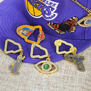 Sombrero <span class=keywords><strong>de</strong></span> béisbol barato suave y duro <span class=keywords><strong>de</strong></span> Animal <span class=keywords><strong>de</strong></span> cadena hueca Pins Pines Para Gorra Cn Pines Metalicos Al Por Mayor Gorras Pin <span class=keywords><strong>de</strong></span> esmalte personalizado - Product Image 4