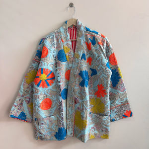 Chaqueta Tradicional Hecha a Mano Estilo Vintage Kantha Suzani, Kimono Corto para Mujer - Product Image 1